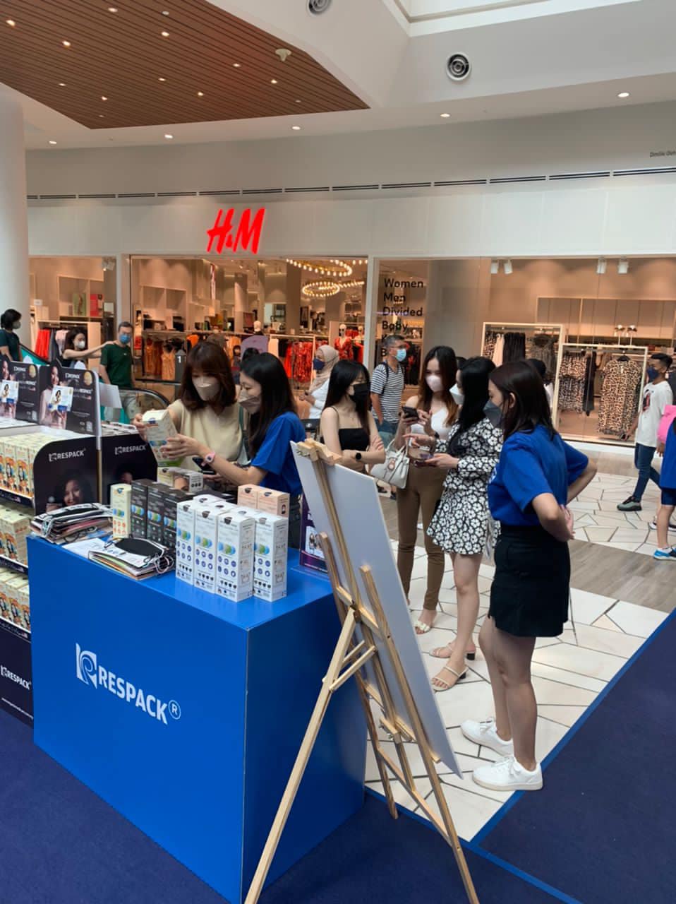 H&m gurney outlet paragon